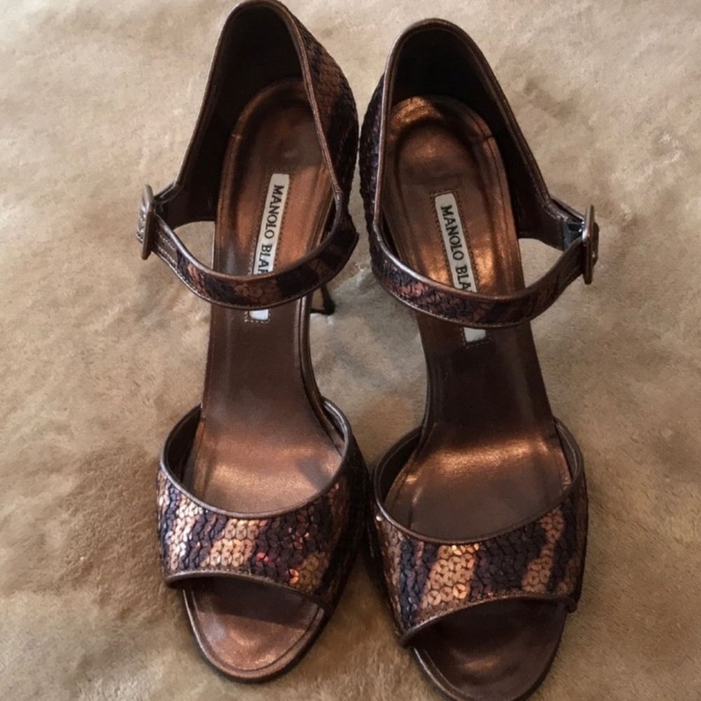 𝅺MANOLO BLAHNIK Bronze Sequin CALDO Mary Jane SANDALS SHOES Size 39.5 - Picture 2 of 6